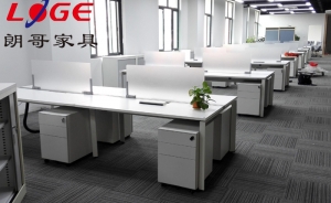 如何預(yù)防辦公家具出現(xiàn)掉漆開(kāi)裂呢？
